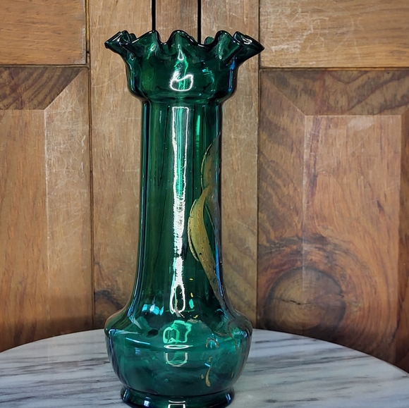 Elegant Green Glass Vase with Gold Accents - Picture 8 of 17